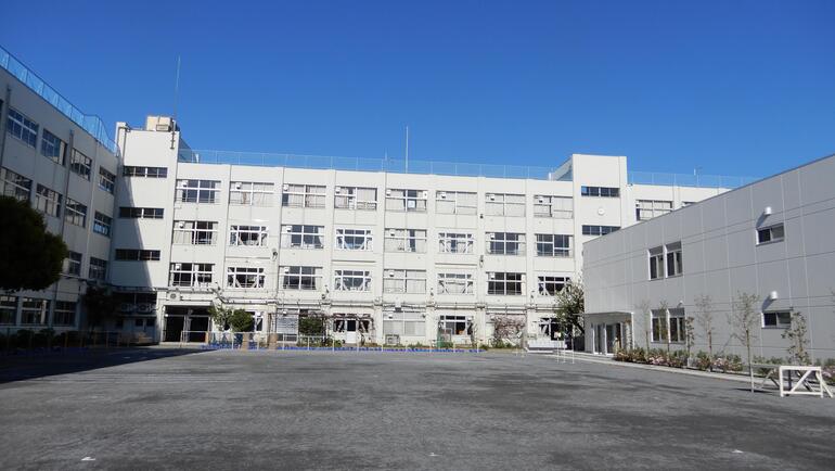 高畑小学校の画像