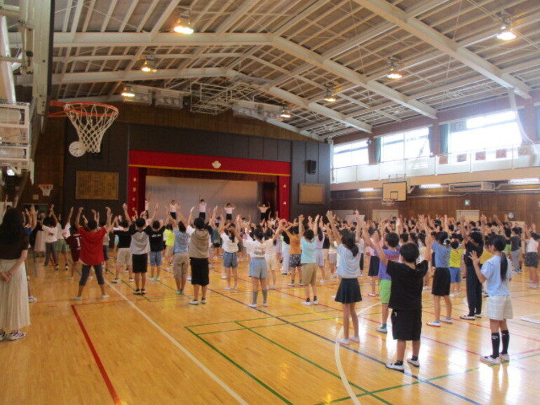 たいそうたいいくかん